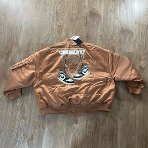 New Women’s Jordan Flight Renegade Bomber Jacket DQ9802-215 Size L Mineral Clay